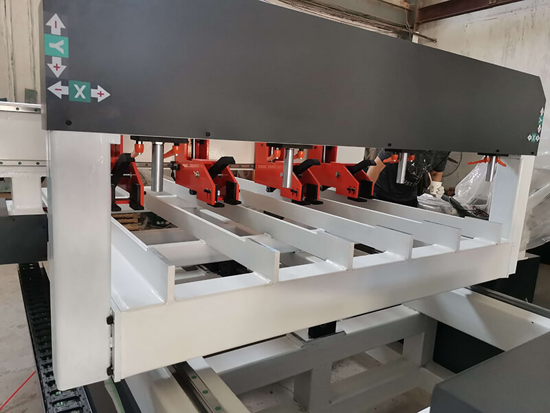 thick solid wood cnc cutting machine3